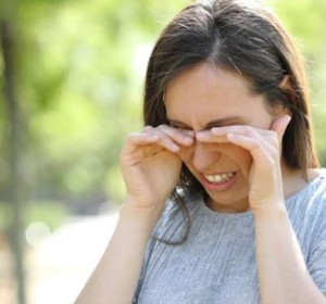 Dry Eyes In Winter: Follow These Expert Recommended Tips To Prevent This Condition